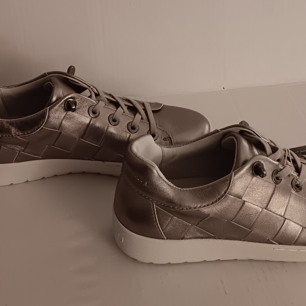 Jambu Shiny Silver Lace-Up Leather Sneakers Sz 8M NWOT - Picture 4 of 10
